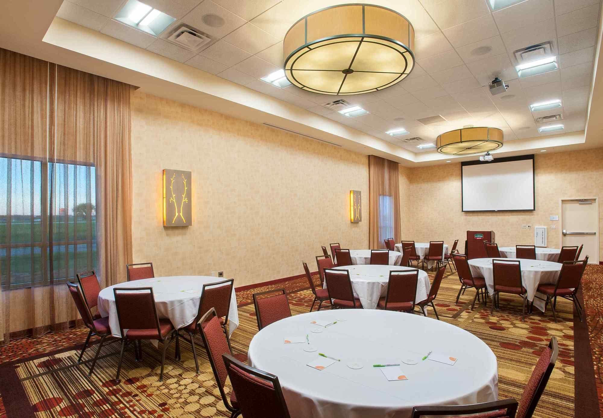 Courtyard Mankato Hotel & Event Center Exterior foto